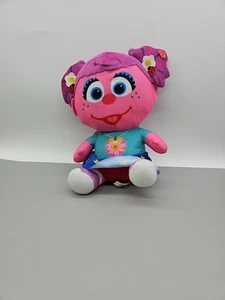 Sesame Street Workshop 50 años Abby Cadabby Peluche 10” Hada Sentada Juguete Fábrica - Imagen 1 de 6