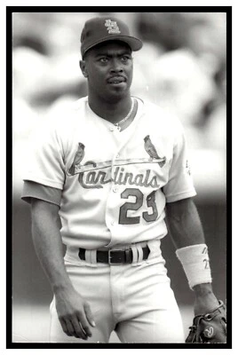 Postal de béisbol vintage de Bernard Gilkey (1992) de los Cardenales de San Luis Rd4 Foto 1 de 2