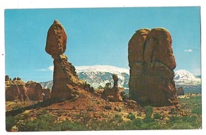 BALANCED ROCK Arches National Monument Arch Sandstone Formation Utah Postcard UT - Picture 1 of 2