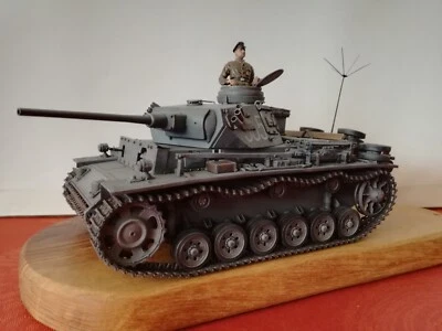 Modellino scala 1/35 da collezione carro armato PANZER III M con figurino - Immagine 1 di 4