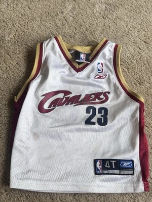 БАСКЕТБОЛЬНАЯ ФУТБОЛКА CLEVELAND CAVALIERS ЧЕМПИОНСКАЯ размер 4T ЛЕБРОН ДЖЕЙМС NO23 - Изображение 1 из 4