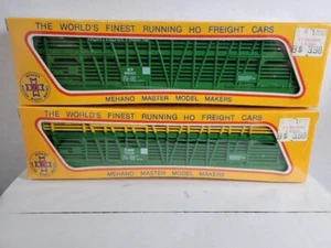 Mehano HO Scale Chicago & North Western 15038 & Northern Pacific 89001 - Picture 1 of 8