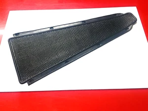 VESPA 150 SUPER 1972 TO 1979 ITALIAN BLACK RUBBER FLOORBOARD CENTRE MAT - Picture 1 of 1