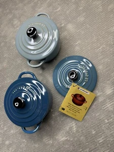 LE CREUSET Mini Cocotte Redonda 0.25L/80z Edición Especial Azul con Brillo LOTE/2 NUEVO - Imagen 1 de 9