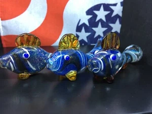 USA 3.5” FISH CHILLUM DICHRO HAND PIPE BLOWN GLASS HEAVY BOWL TOBACCO SMOKING OG - Picture 1 of 12