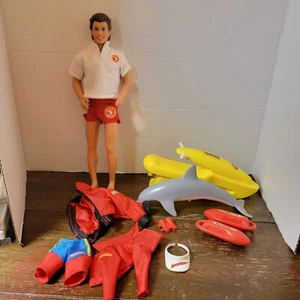 Muñeca Baywatch Ken 1994 Mattel salvavidas Waverunner delfín y accesorios - Imagen 1 de 11