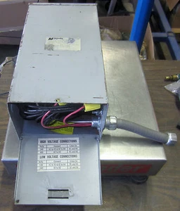 Magnetek Outdoor Transformer 211-009 ? KVA2 ? 240/480V 120/240V 1PH 50/60 - Picture 1 of 9