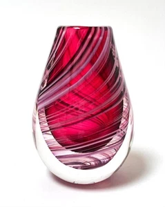 LYNDEN OVER NEW ZEALAND STUDIO ART GLASS SMALL REED VASE PINK SIGNED 2012 - Picture 1 of 6