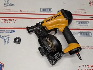 Adaptador de revestimiento de vinilo sin punta Mar para clavadora de bobina de techo Bostitch Stanley RN46-1 - Imagen 1 de 8