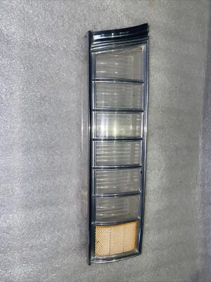 Cadillac Fleetwood 1971 1972 1973 pasajero derecho luz de estacionamiento lente y bisel Foto 1 de 4