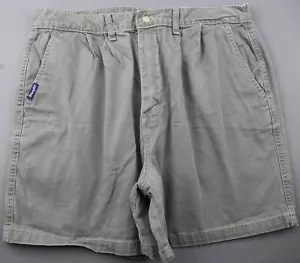 Vintage Women's Wrangler High Rise Chino Shorts Pleated Green Sz 18 (Msr 34x5) - Picture 1 of 9