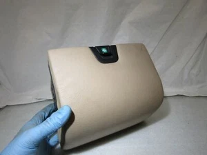 BMW 7er E38 Facelift hinten Mitte Leder Kopfstütze Erste Hilfe Kit Abdeckung - Bild 1 von 7