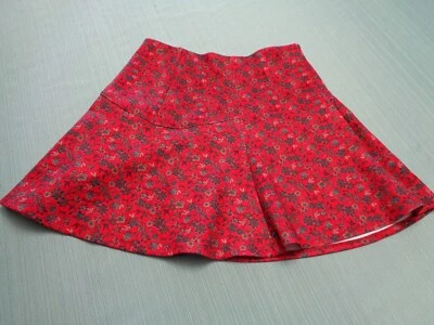 Minifalda Hollister estampado rojo talla M Foto 1 de 2