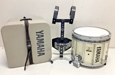 "Tambor redoblante Yamaha 14"" SFZ banda de marcha con arnés plateado cepillado" Foto 1 de 4