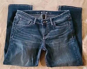Apt 9 Capri Blue Jeans, Size 8P - Picture 1 of 3