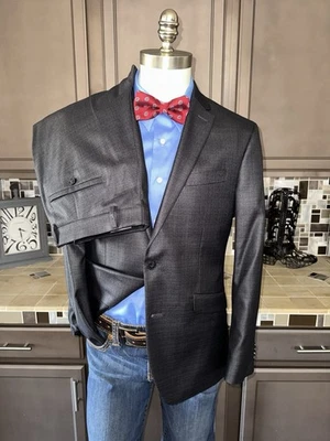 Kenneth Cole Reaction Techni-Cole Suit Men's Size 40R W33 2 Button LkNw OBO - Image 1 of 4