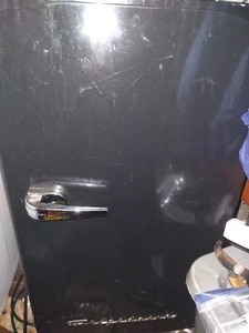 small refrigerator for Apartment - Picture 1 of 4
