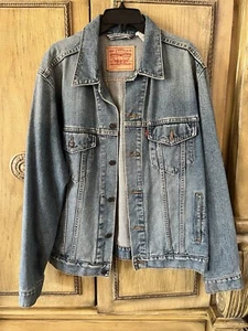 Chaqueta vaquera Levi’s estándar camionero azul denim para hombre talla L usada en excelente estado - Imagen 1 de 3