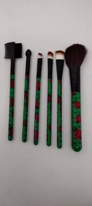 Juego de brochas de moda rubor de seis piezas - mango verde Lady Bug - NUEVO - Imagen 1 de 2