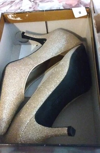 Fiona Night Women's Gold Metallic Pumps 3" High Heel Shoes Size 8 Glitter - Picture 1 of 2