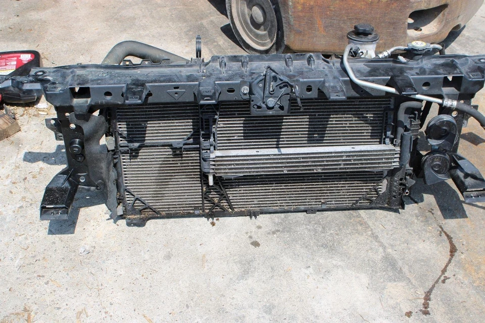 2007-2017 FORD EXPEDITION Radiator Support W/radiator Condensor Fan Oil Cooler - Imagem 1 de 4