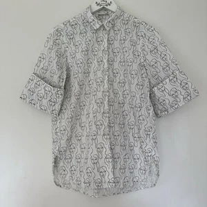 By Malene Birger Printed Twill Blouse Oversized Faces Abstract White Size 36 UK - Picture 1 of 6