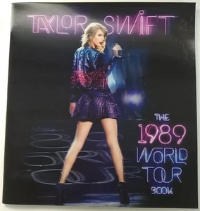 Taylor Swift - The 1989 Official World Tour Souvenir 2015 Pb. Hologram Cover - Picture 1 of 5