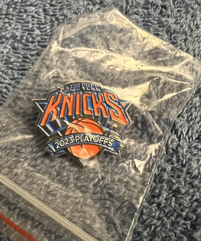 New York Knicks 2023 Playoffs Pin Exclusive New in Bag Cover