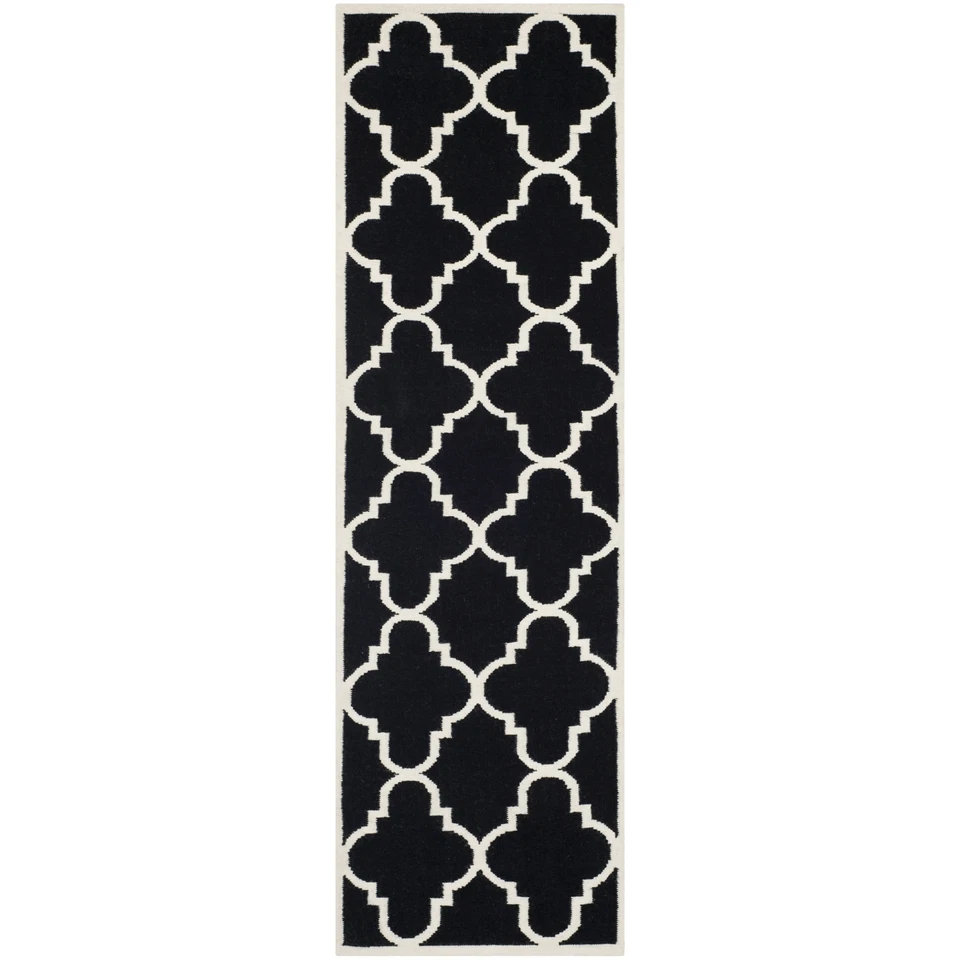 Safavieh Flat weave Wool Black/ Ivory 2' 6 x 8' Runner - Image 1 of 1