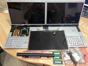 2 x Samsung Notebook X1  NP-X1, beide defekt, als Ersatzteilspender für Bastler  - Bild 1 von 9