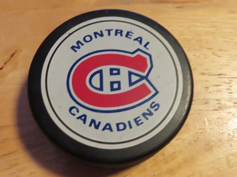 Vintage 1980's MONTREAL CANADIENS General Tire Puck CHRIS CHELIOS GUY LAFLEUR Cover