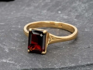 Anillo de granate de oro amarillo 14K corte esmeralda natural de 4 quilates para hombre/mujer - Imagen 1 de 4