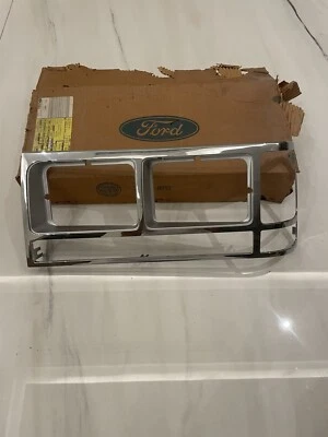 Nuevo de Lote Antiguo 1988 1989 1990 Ford LTD CROWN VICTORIA Faro Izquierdo Bisel Cromo Foto 1 de 4