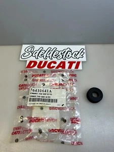 1 silentbloc réservoir ducati 76410641a diavel scrambler hypermotard superbike - Foto 1 di 4
