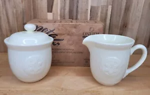 Oneida Dinnerware Petals Gardenia Covered Sugar & Creamer Set Blooming Beautiful - Picture 1 of 22