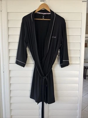 Bata de baño negra Y2K Bebe talla L nueva suave estrás rosa bordado mafia esposa Foto 1 de 4