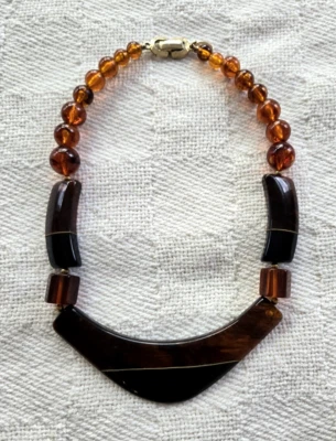 Collar vintage Lanvin Paris imitación tortuga y negro con cuentas de metal tono dorado 16" Foto 1 de 4