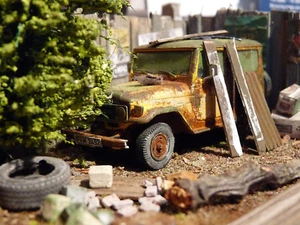 Toyota FJ 40 Land Cruiser Bj.1977 - Scheunenfund Diorama im Maßstab 1:43 - Bild 1 von 13