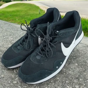 Nike Venture Men's Size 12 Runner Running Shoes Black White Suede CK2944-002 - Picture 1 of 13