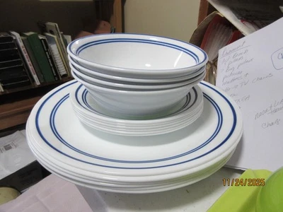 Corelle Navy Classic cafe Navy Ring 16 pieces - Image 1 of 4
