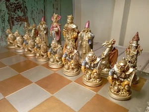 Fantasy Large Chess Set Dungeons And Dragons Wizards Orcs Vintage 1990`s Boxed - Picture 1 of 24