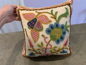 Cuscino Crewel vintage ricamato fiori colorati orlo cuscino interno 12" - Foto 1 di 6