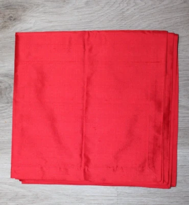NWOP 4  - Bergdorf Goodm ABH DESIGNS NY 100% raw silk Napkins  22" x 22"  in Red - Image 1 of 2