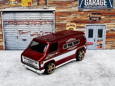 🔥🔥🔥Hot Wheels  HW Rescue Super Van HW Fire Chief C16🔥🔥🔥 - Image 1 of 4