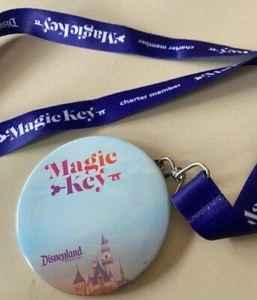 Official Disneyland Magic Key Charter Member Lanyard, Button/Pin ~ California - Picture 1 of 7
