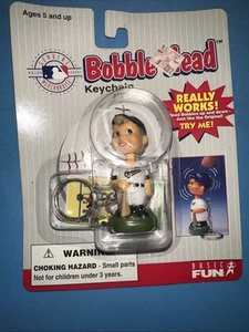 CHICAGO CUBS NODDER KEYCHAIN Baseball Bobble Head Cubbies 2.5" NOS 1997⚾️ B29 - Picture 1 of 3
