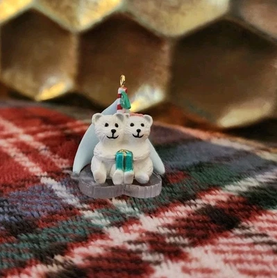 Hallmark Hearts A-Sail 1994 - Osos polares vela miniatura recuerdo adorno  Foto 1 de 3