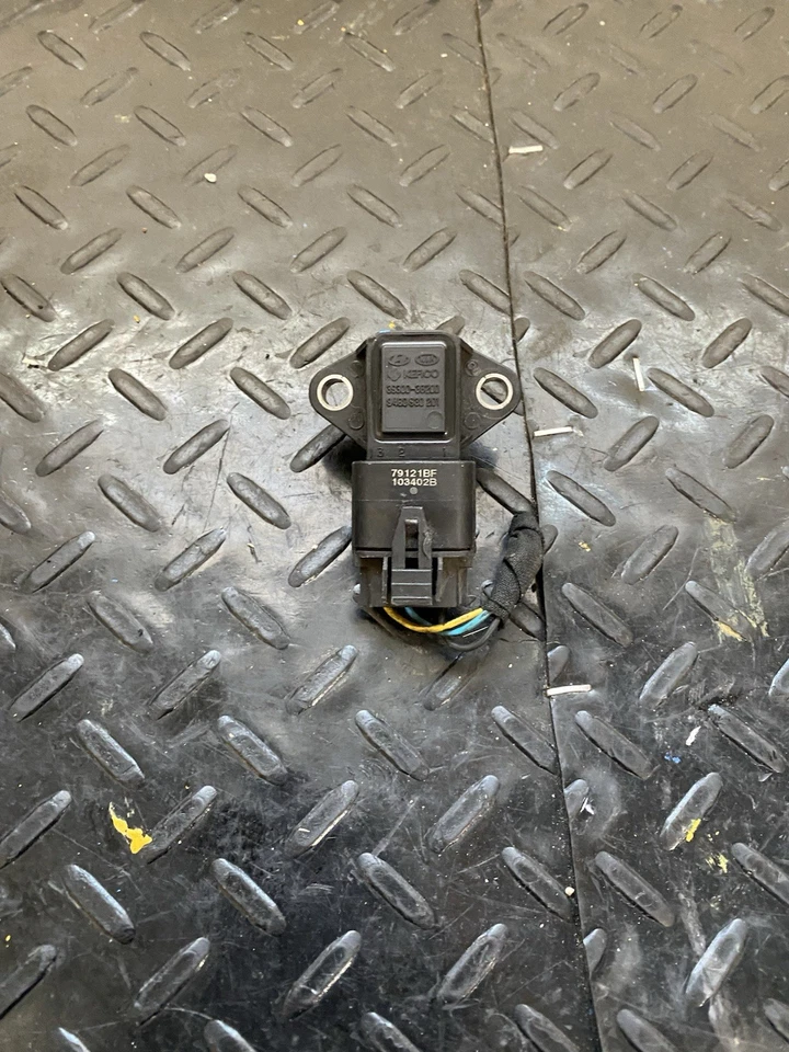 Sensor de presión MAP 39300-38200 OEM 1999-2012 Kia Rio Optima Hyundai Sonata Foto 1 de 3