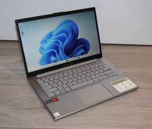 ASUS Vivobook Go 15 E1504F - Ryzen 3 7320U - 8GB RAM - 256GB SSD - Silber - Bild 1 von 7