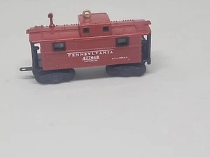 2011 Lionel Post War 0 Gauge 477618 PRR Red Caboose without Box - Picture 1 of 10